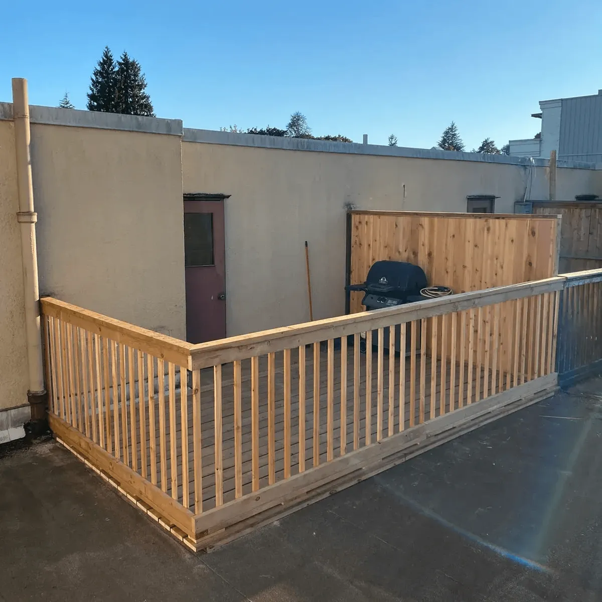 Custom deck with railings